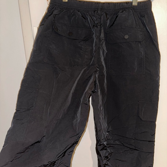 Good American Black cargo pants, jogger style - Picture 2 of 3